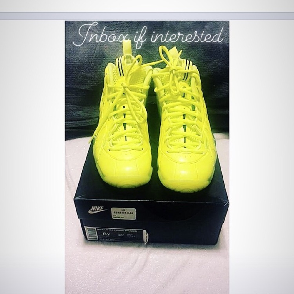 Nike Foamposite Volts (Big Kids) (Size6)